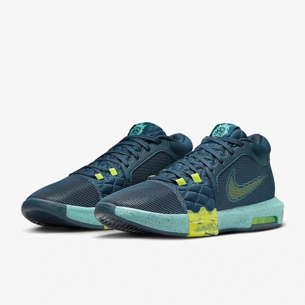 Nike Blue and Green Sneakers with Secure Lace-Up Design and Comfortable Padding - Picture 6 of 8